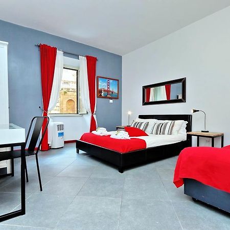 Cozy Apartment Fabia 300 Mt From Colosseum Extérieur photo