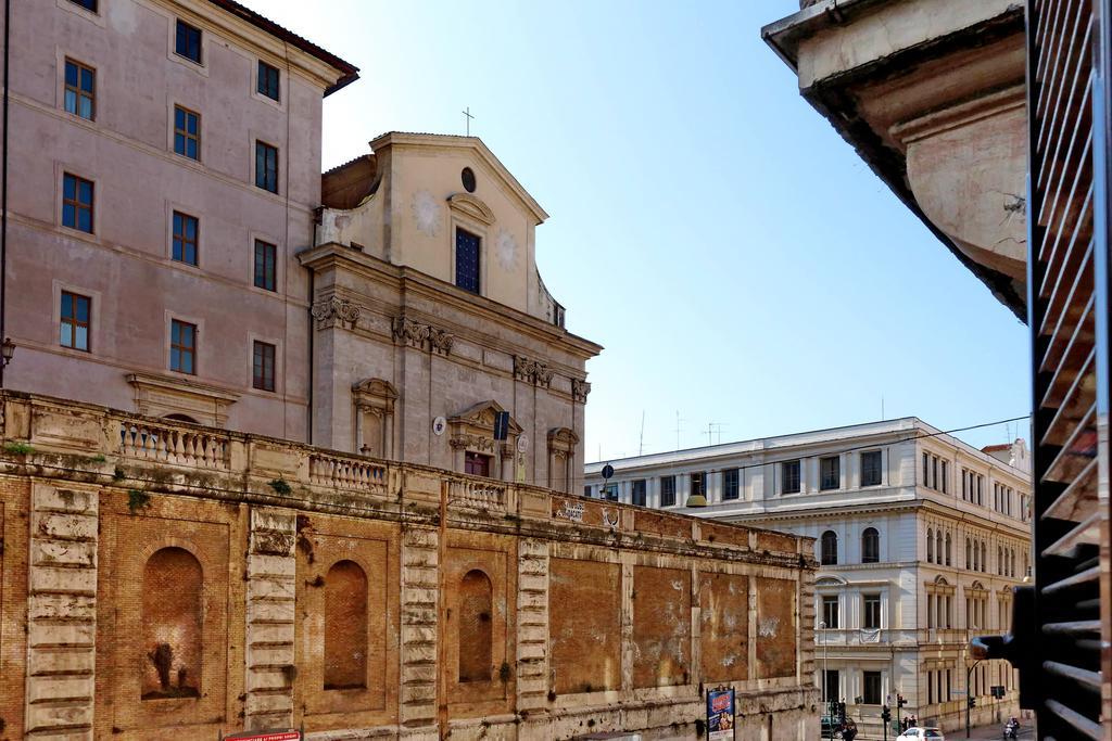 Cozy Apartment Fabia 300 Mt From Colosseum Extérieur photo