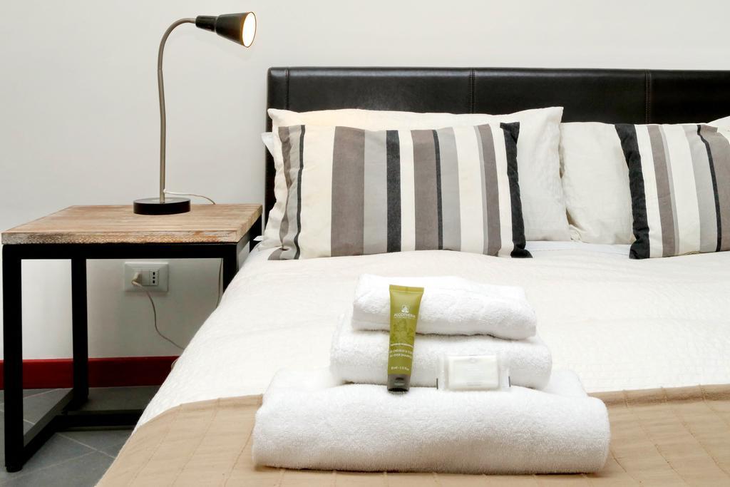 Cozy Apartment Fabia 300 Mt From Colosseum Extérieur photo