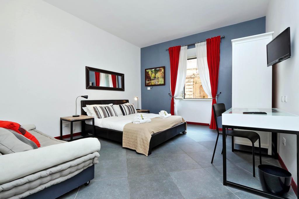 Cozy Apartment Fabia 300 Mt From Colosseum Extérieur photo