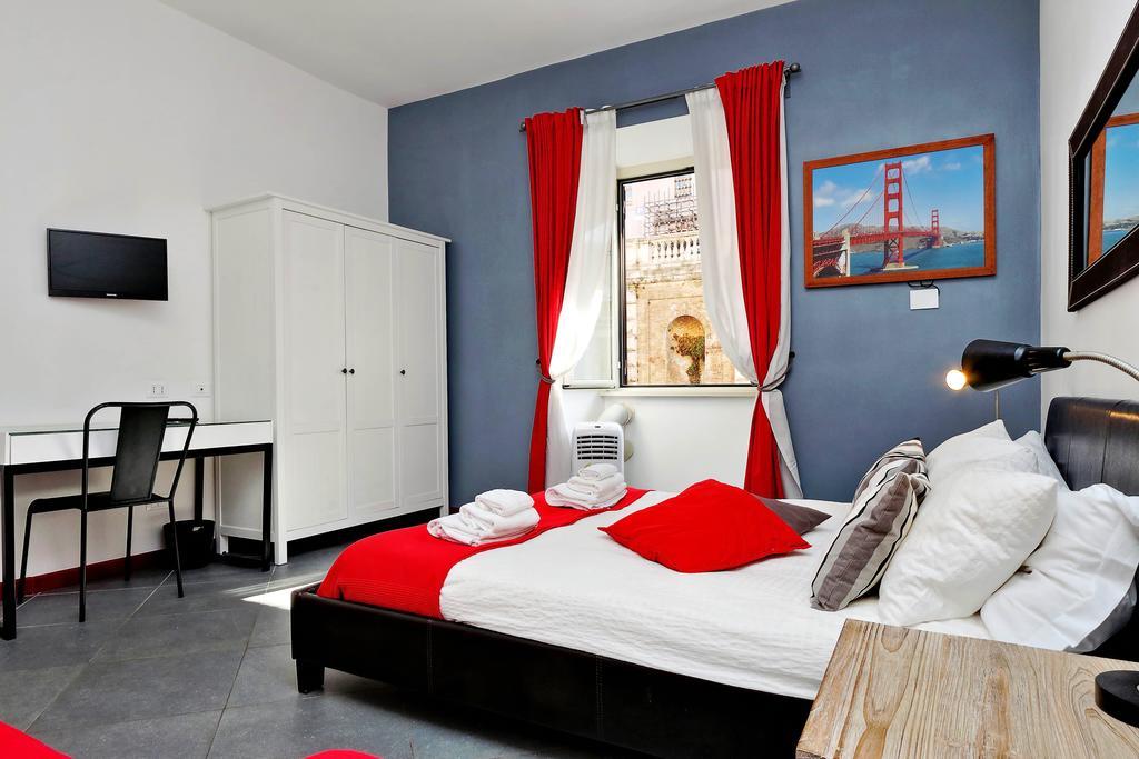 Cozy Apartment Fabia 300 Mt From Colosseum Extérieur photo
