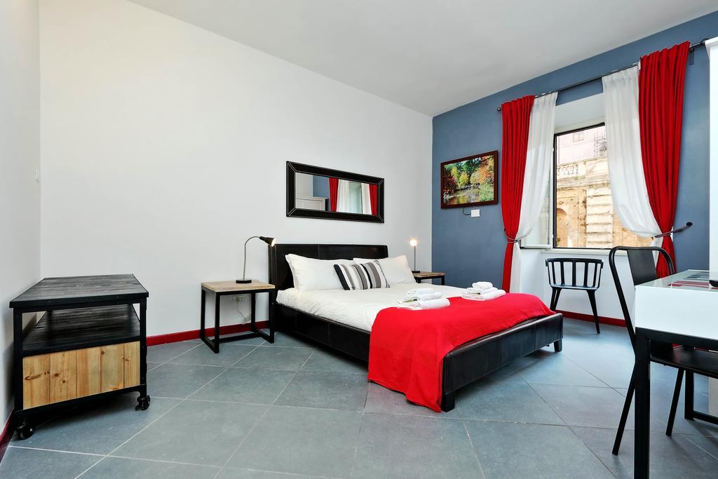 Cozy Apartment Fabia 300 Mt From Colosseum Extérieur photo